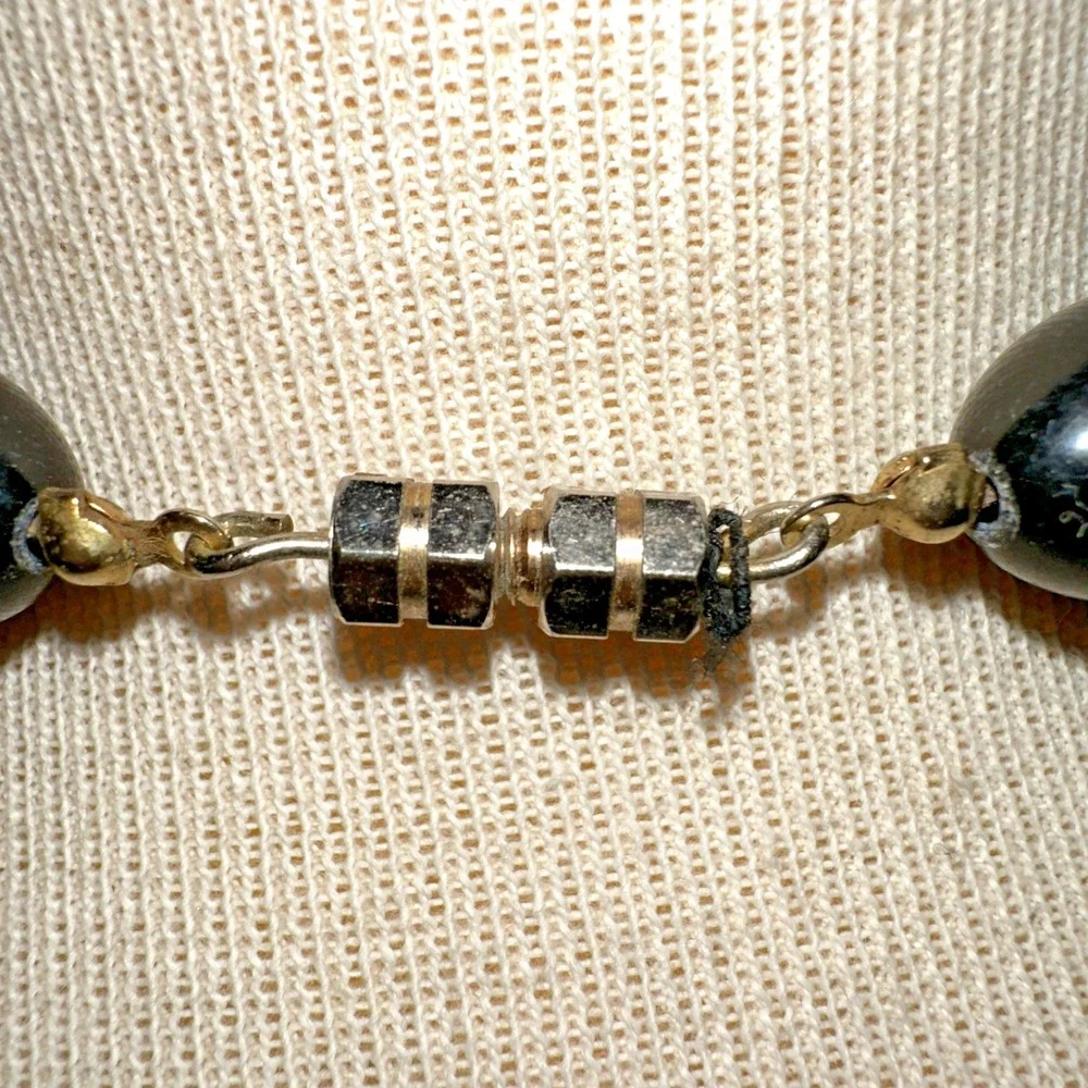 Oval Bead Necklace Women 18in Black Good Chunky Gold Tone Statement